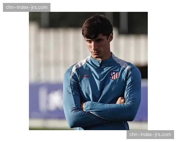 皇家社会勒诺尔芒强调攻守兼备,后防核心总结球队平衡需求